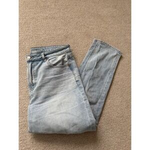 American Eagle Mom Jeans Light Wash Size 12 Regular Blue Denim